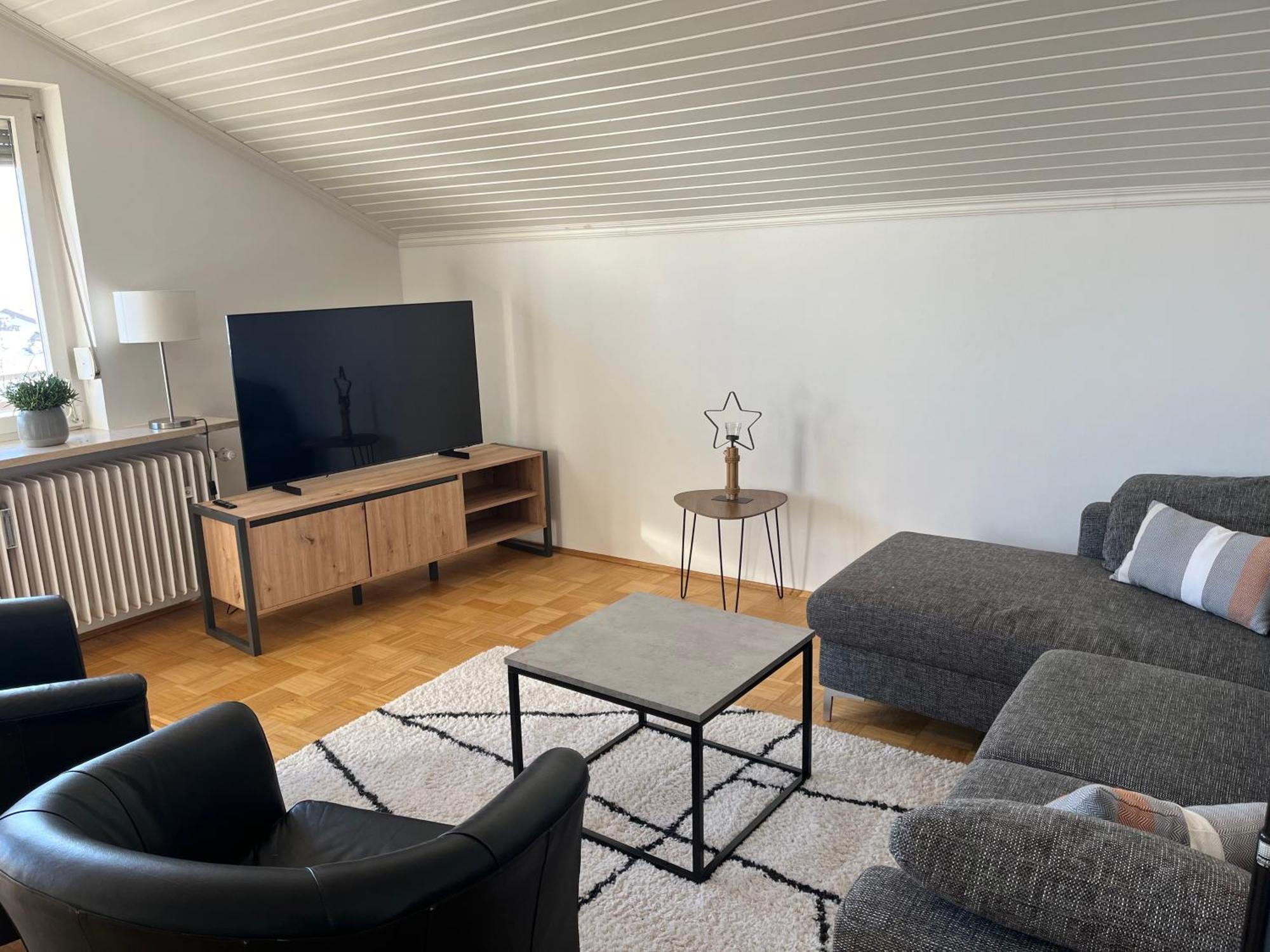 Helle, Ruhige Ferienwohnung Mit Balkon Bad Tolz Luaran gambar